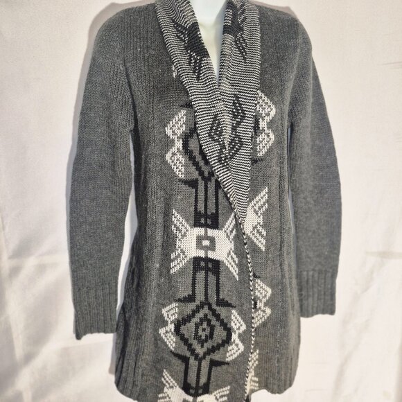 RUE21 Southwestern design Cardigan long sweater 100% Acrylic in size Small - Picture 10 of 16